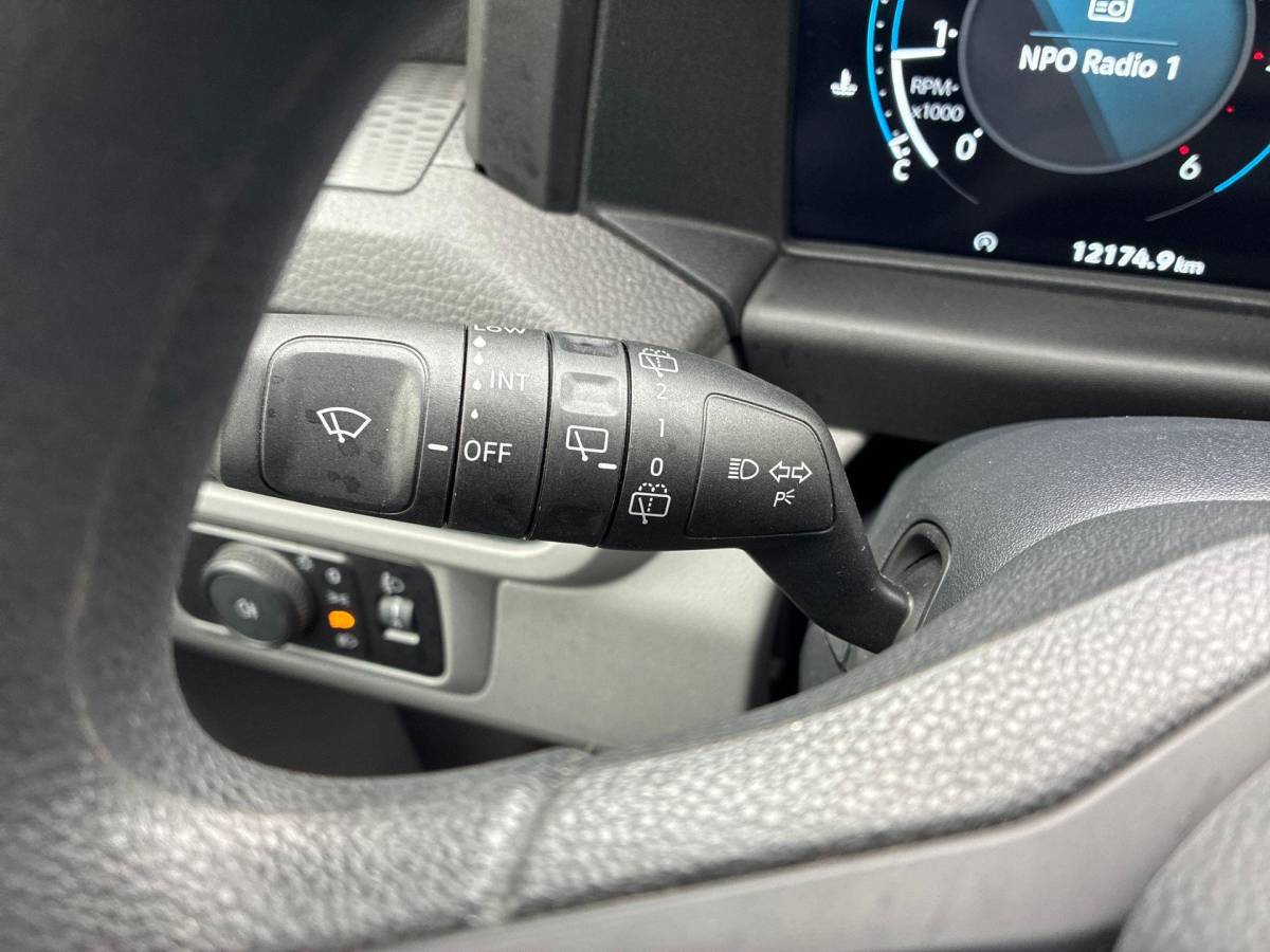 Volkswagen Transporter Volkswagen Transporter 2.0TDi 110pk Bestelwagen L2 · Apple Carplay / Android Auto · Schuifdeur links en rechts · Trekhaak · Bijrijdersbank ·