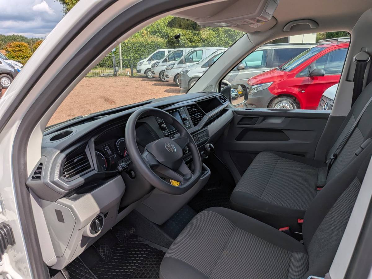 Volkswagen Transporter Volkswagen Transporter 2.0 TDI L1H1 Airco / Cruise
