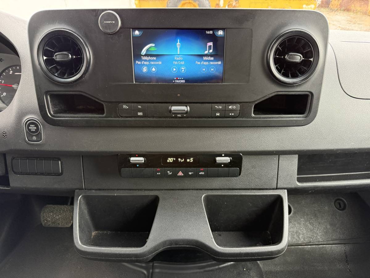 Mercedes-Benz Sprinter Mercedes-Benz Sprinter 515 1.9 CDI 150PK Automaat Laadklep Bakwagen Dubbellucht Climate Control Cruise Control Apple Carplay Koffer Meubelbak