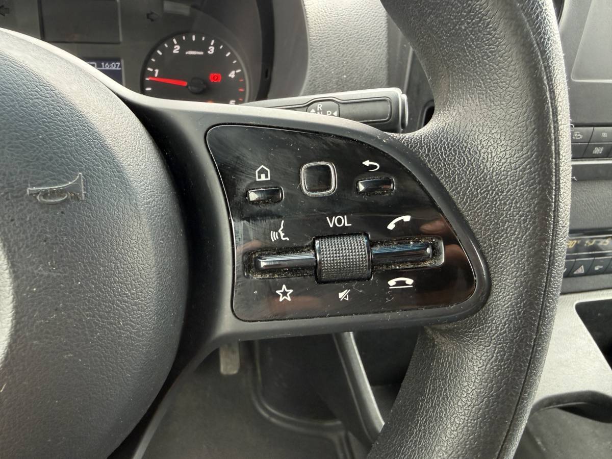 Mercedes-Benz Sprinter Mercedes-Benz Sprinter 515 1.9 CDI 150PK Automaat Laadklep Bakwagen Dubbellucht Climate Control Cruise Control Apple Carplay Koffer Meubelbak