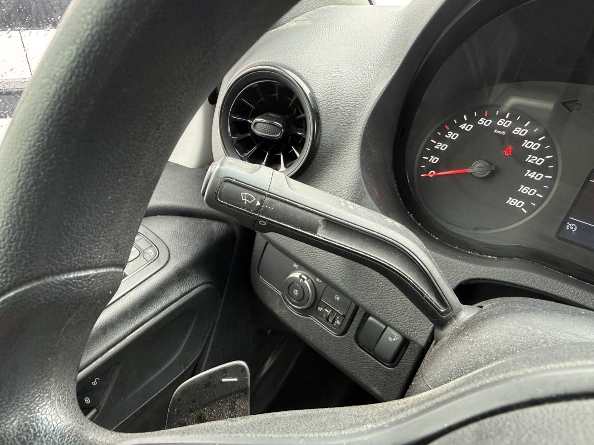 Mercedes-Benz Sprinter Mercedes-Benz Sprinter 515 1.9 CDI 150PK Automaat Laadklep Bakwagen Dubbellucht Climate Control Cruise Control Apple Carplay Koffer Meubelbak