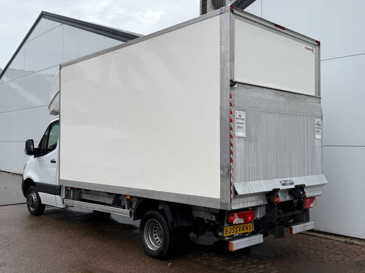 Mercedes-Benz Sprinter Mercedes-Benz Sprinter 515 1.9 CDI 150PK Automaat Laadklep Bakwagen Dubbellucht Climate Control Cruise Control Apple Carplay Koffer Meubelbak