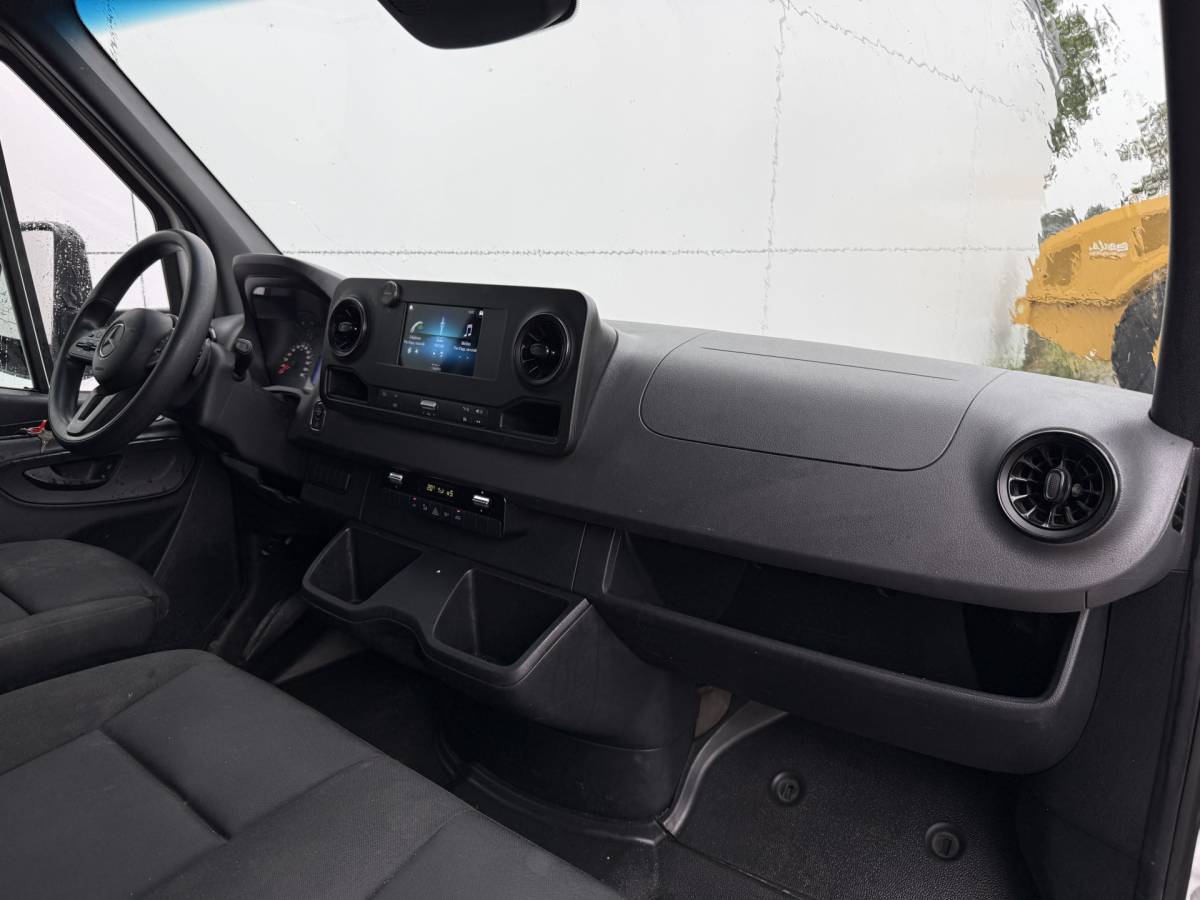 Mercedes-Benz Sprinter Mercedes-Benz Sprinter 515 1.9 CDI 150PK Automaat Laadklep Bakwagen Dubbellucht Climate Control Cruise Control Apple Carplay Koffer Meubelbak