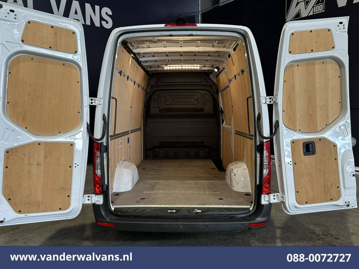 Mercedes-Benz Sprinter Mercedes-Benz Sprinter 317 CDI 170pk L2H2 Euro6 Airco | Camera | Navigatie | Apple Carplay | LED Android Auto, Parkeersensoren, Stoelverwarming