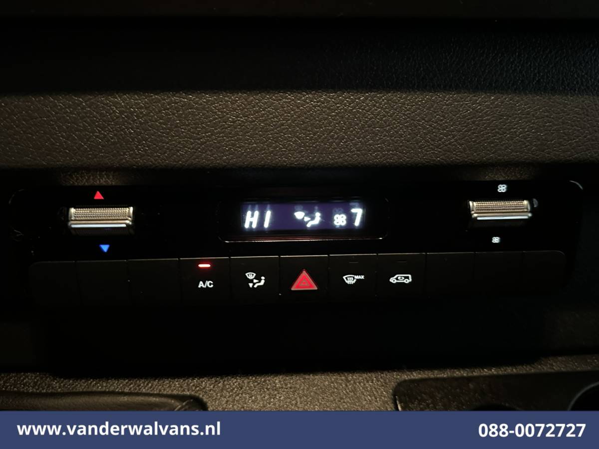 Mercedes-Benz Sprinter Mercedes-Benz Sprinter 317 CDI 170pk L2H2 Euro6 Airco | Camera | Navigatie | Apple Carplay | LED Android Auto, Parkeersensoren, Stoelverwarming
