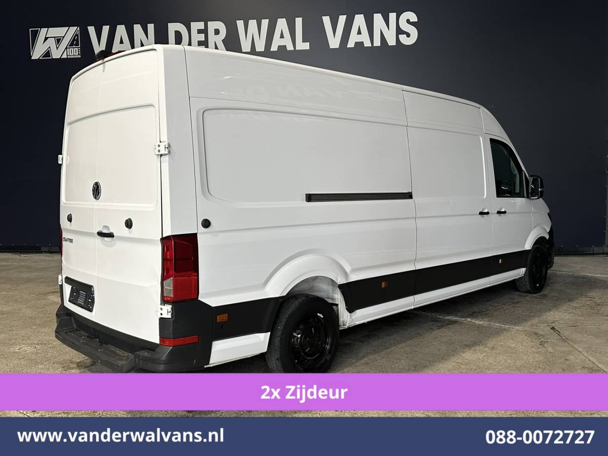 Volkswagen Crafter Volkswagen Crafter 2.0 TDI 141pk L4H3 L3H2 Euro6 Airco | 2x zijdeur | Camera | Apple Carplay | Android Auto Parkeersensoren, 3000kg trekvermogen, Bijrijdersbank