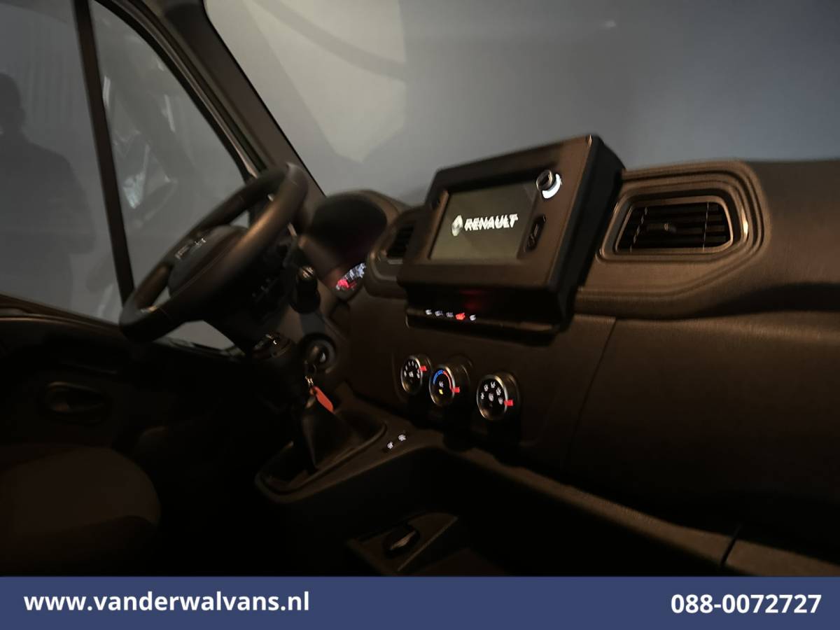 Renault Master Renault Master 2.3 dCi 146pk Bakwagen 222cm Hoog Laadklep Euro6 Airco | Camera | LED | Navigatie | Cruisecontrol Bijrijdersbank