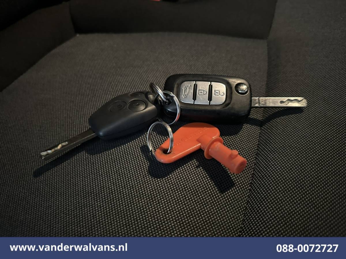 Renault Master Renault Master 2.3 dCi 146pk Bakwagen 222cm Hoog Laadklep Euro6 Airco | Camera | LED | Navigatie | Cruisecontrol Bijrijdersbank