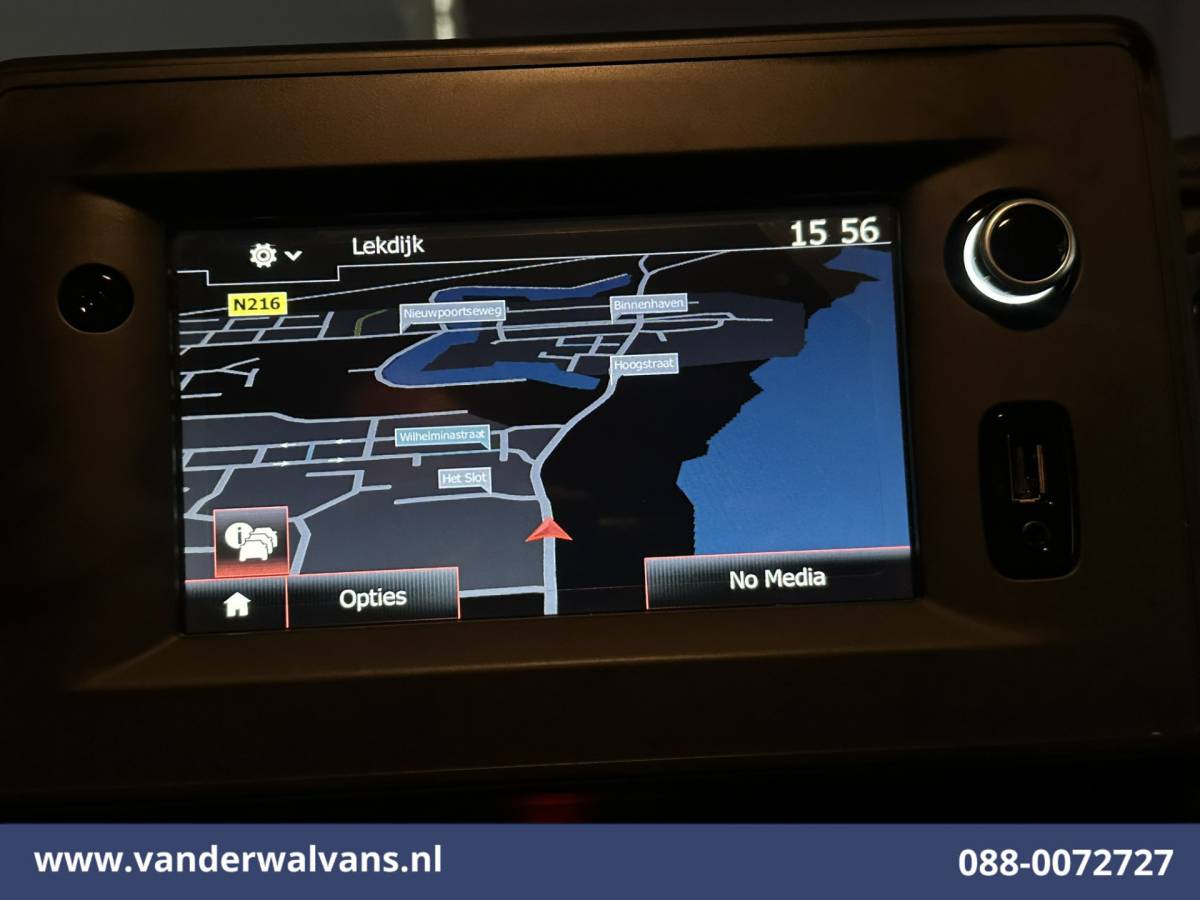 Renault Master Renault Master 2.3 dCi 146pk Bakwagen 222cm Hoog Laadklep Euro6 Airco | Camera | LED | Navigatie | Cruisecontrol Bijrijdersbank