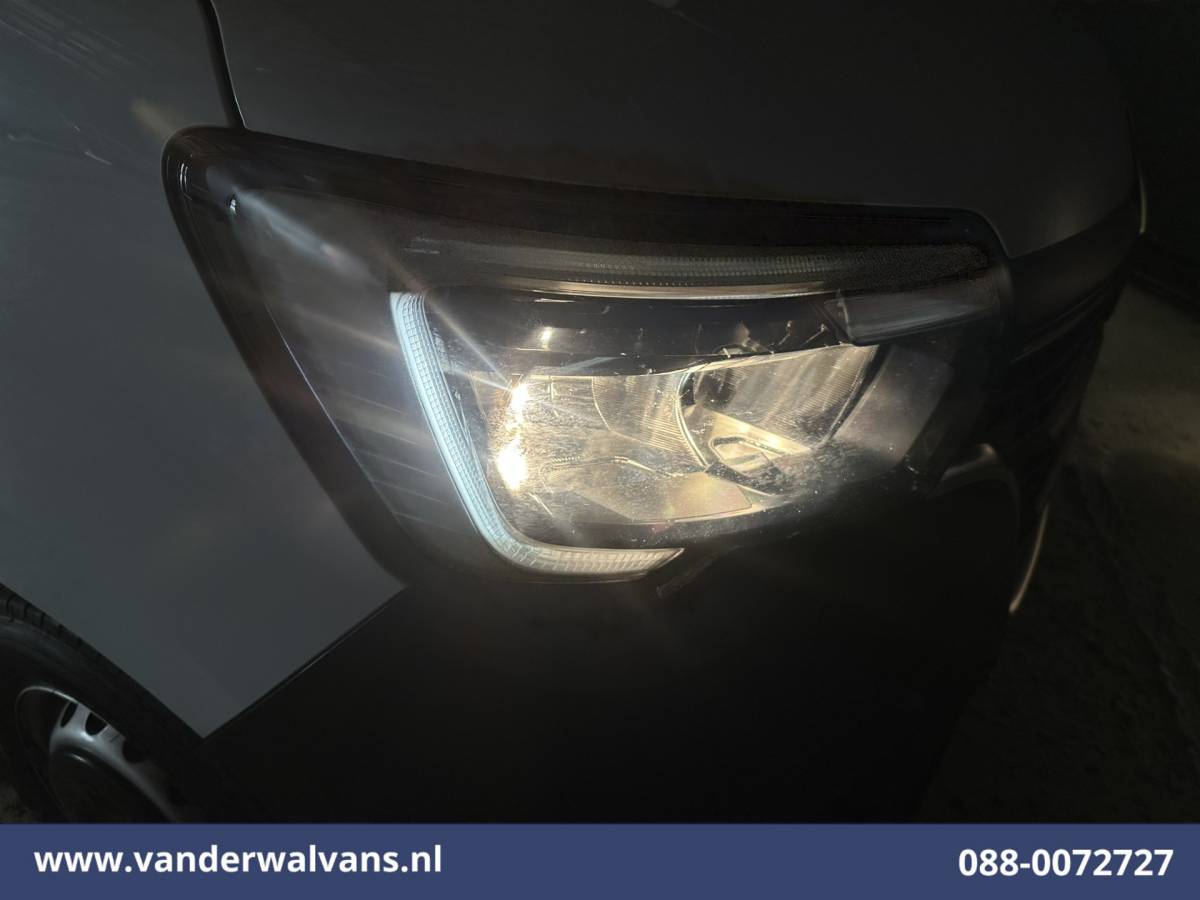Renault Master Renault Master 2.3 dCi 146pk Bakwagen 222cm Hoog Laadklep Euro6 Airco | Camera | LED | Navigatie | Cruisecontrol Bijrijdersbank