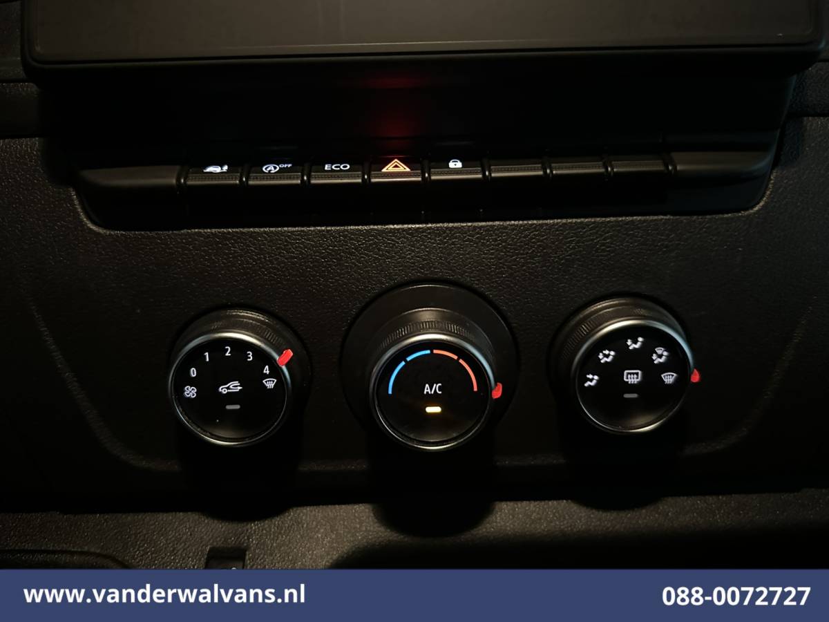 Renault Master Renault Master 2.3 dCi 146pk Bakwagen 222cm Hoog Laadklep Euro6 Airco | Camera | LED | Navigatie | Cruisecontrol Bijrijdersbank