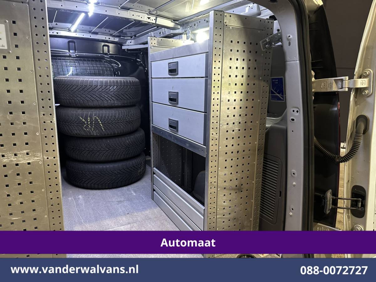Ford Transit Connect Ford Transit Connect 1.5 EcoBlue 120pk Automaat L2H1 Inrichting Euro6 Airco | Camera | Navigatie | LM Velgen Cruisecontrol, Android Auto, Stoelverwarming, Verwarmde voorruit, Parkeersensoren