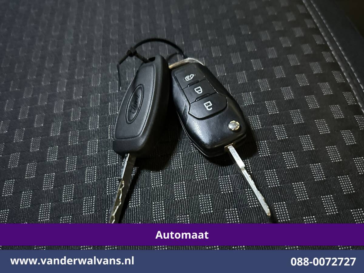 Ford Transit Connect Ford Transit Connect 1.5 EcoBlue 120pk Automaat L2H1 Inrichting Euro6 Airco | Camera | Navigatie | LM Velgen Cruisecontrol, Android Auto, Stoelverwarming, Verwarmde voorruit, Parkeersensoren