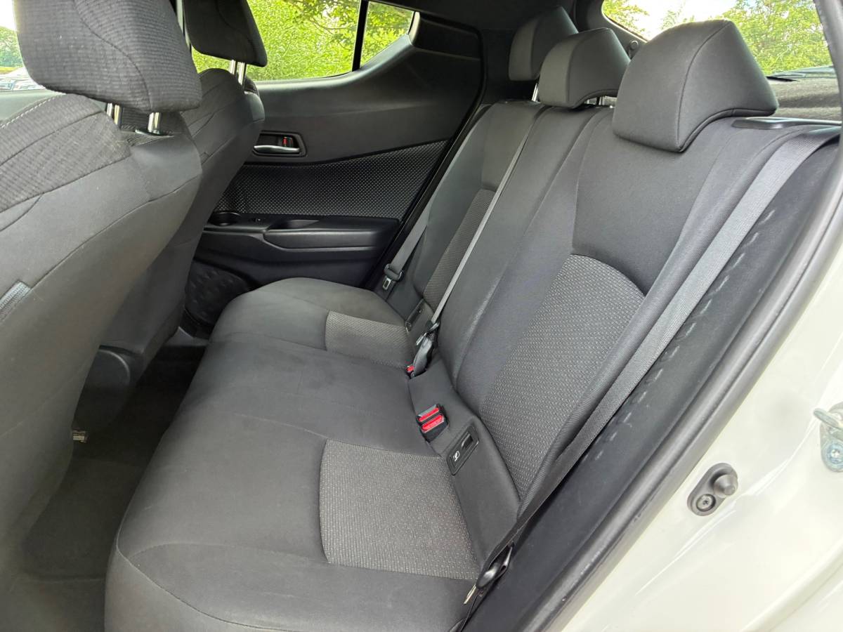 Toyota C-HR Toyota C-HR 1.2 Dynamic | Navi + Camera + Clima + Cruise Nu €12.975,-!!!