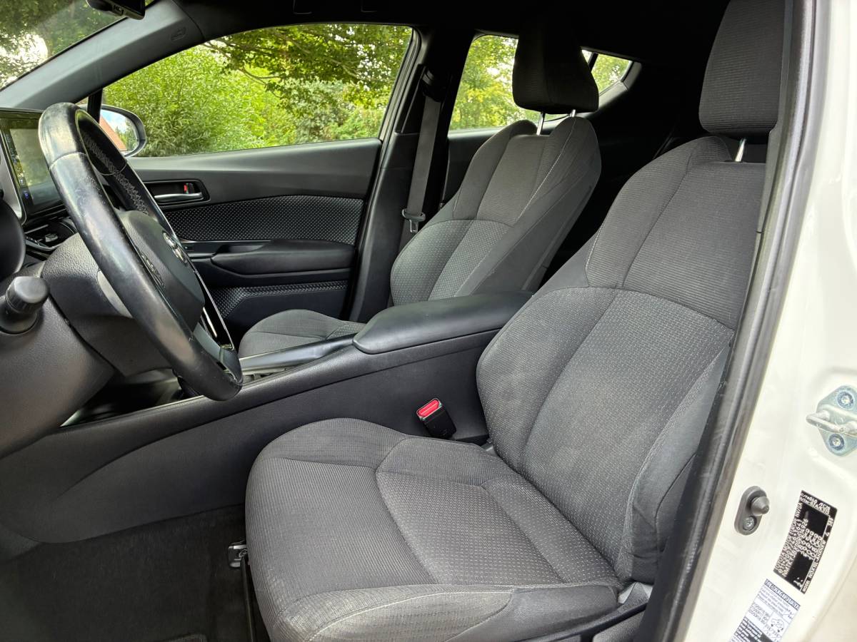 Toyota C-HR Toyota C-HR 1.2 Dynamic | Navi + Camera + Clima + Cruise Nu €12.975,-!!!