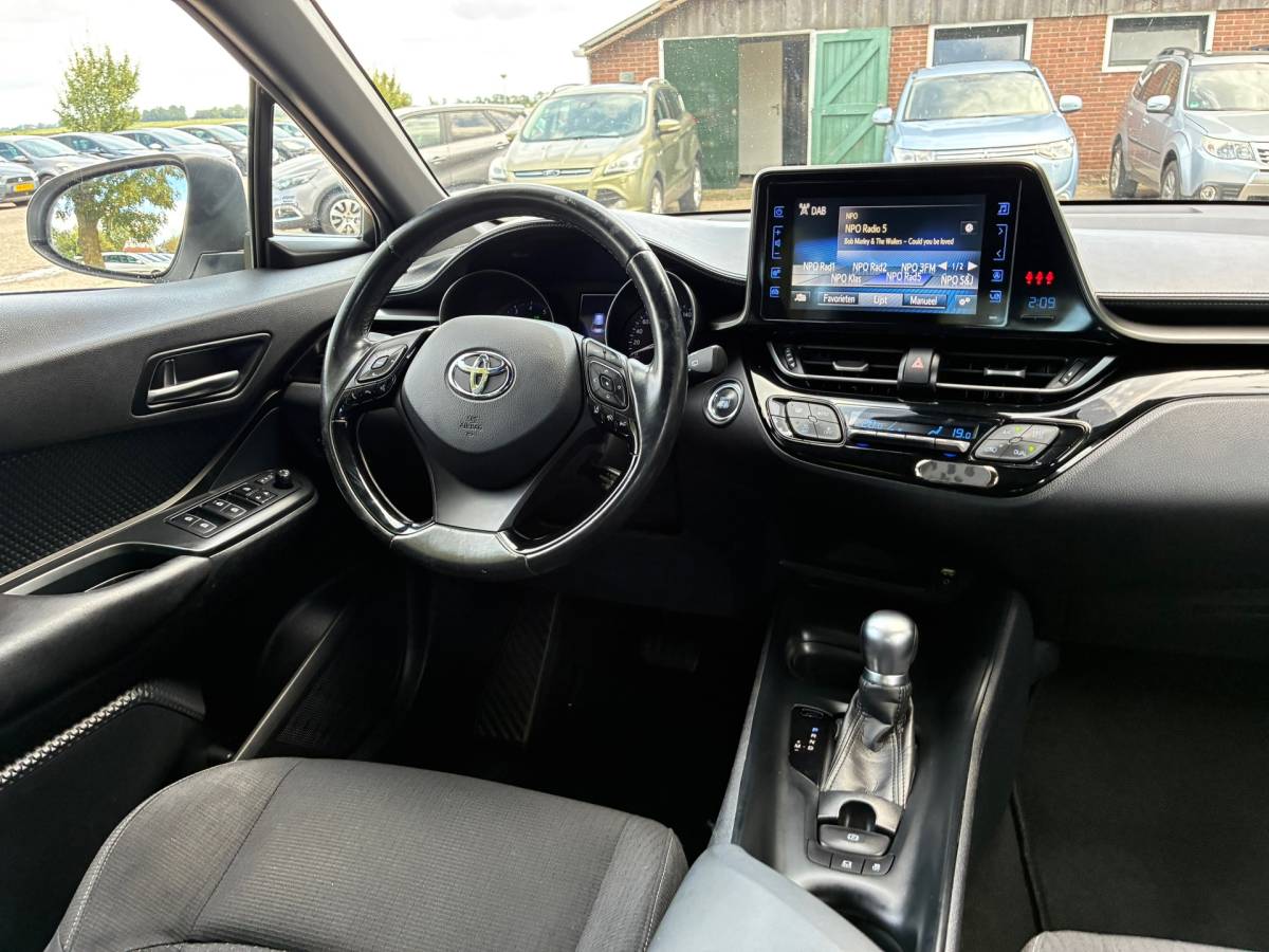 Toyota C-HR Toyota C-HR 1.2 Dynamic | Navi + Camera + Clima + Cruise Nu €12.975,-!!!
