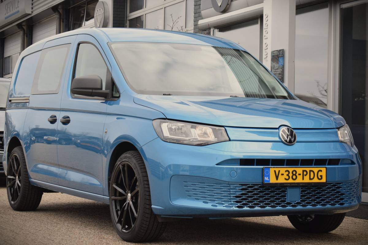 Volkswagen Caddy Volkswagen Caddy Cargo Maxi 2.0 TDI 19 inch | Camera | Trekhaak | Bumpers in kleur!