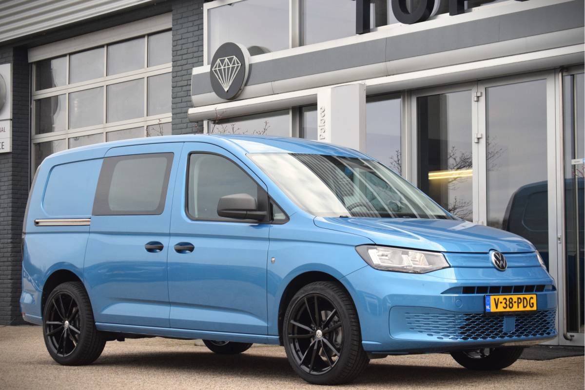Volkswagen Caddy Volkswagen Caddy Cargo Maxi 2.0 TDI 19 inch | Camera | Trekhaak | Bumpers in kleur!
