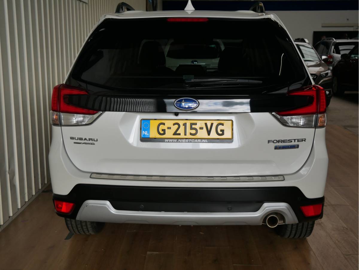 Subaru Forester Subaru Forester 2.0i e-BOXER First Edition