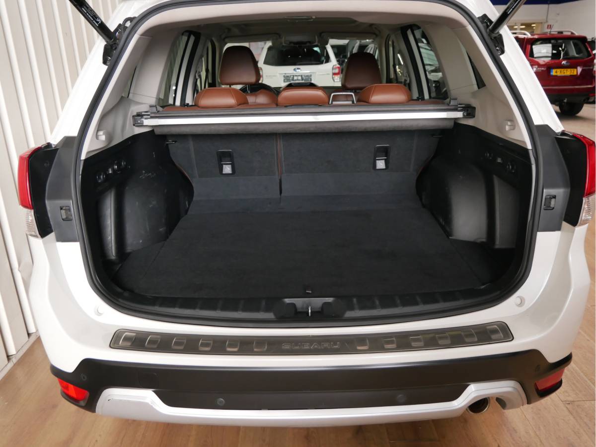 Subaru Forester Subaru Forester 2.0i e-BOXER First Edition
