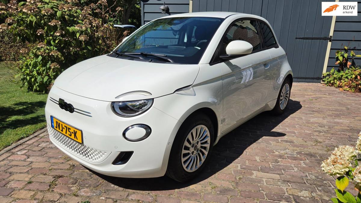 Fiat 500e Fiat 500e 3+1 La Prima 42 kWh | 2024 | 950km | JBL | Camera