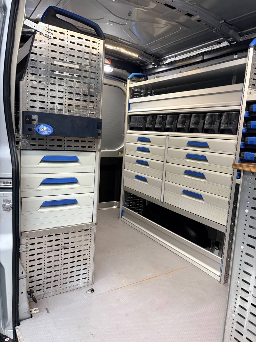 Ford Transit Ford Transit Automaat Servicewagen 350 2.0 TDCI 131PK euro6 L2H2 3Persoons Trend, Sortimo werkplaats inrichting, RIJKLAARPRIJS