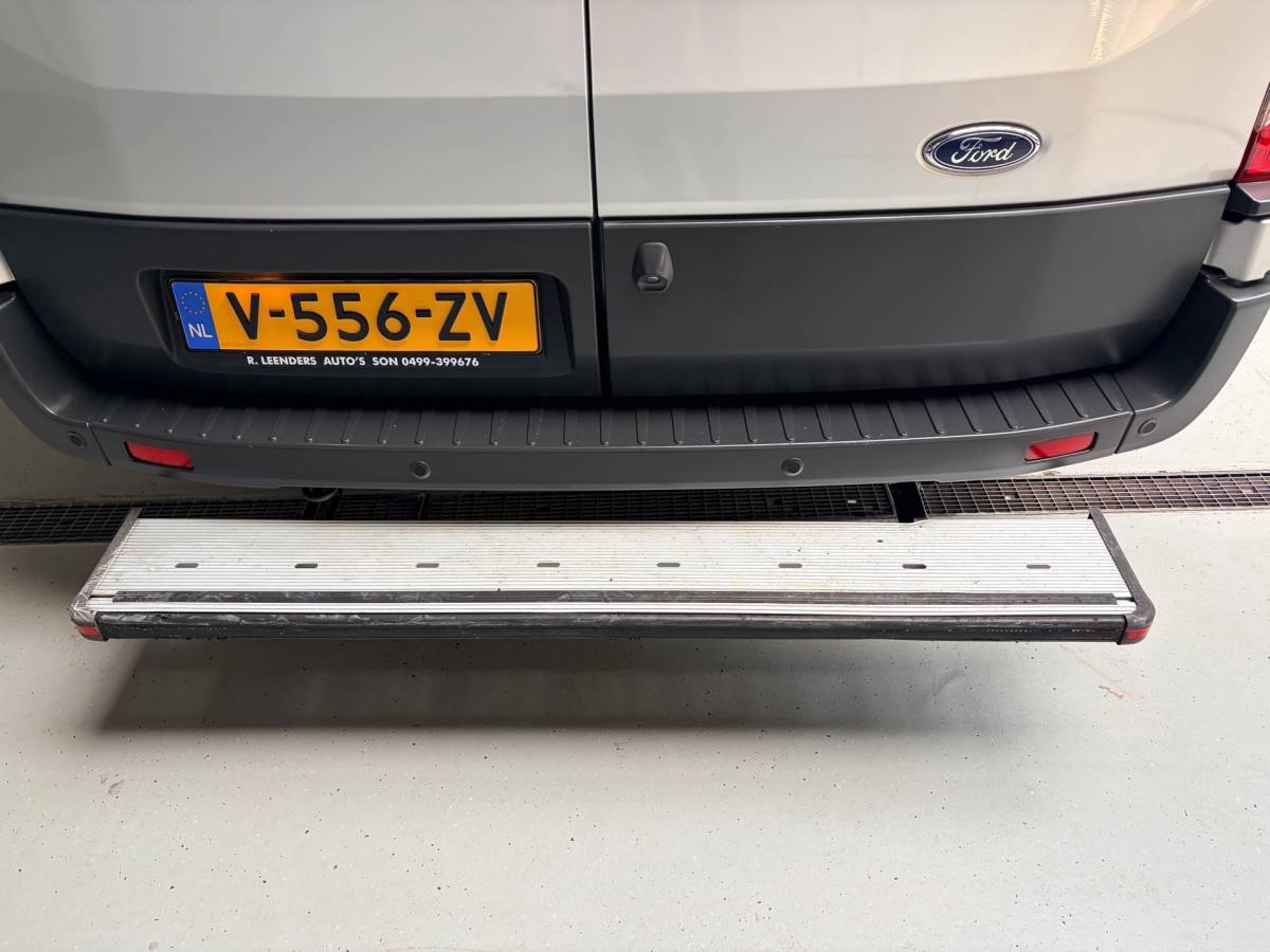 Ford Transit Ford Transit Automaat Servicewagen 350 2.0 TDCI 131PK euro6 L2H2 3Persoons Trend, Sortimo werkplaats inrichting, RIJKLAARPRIJS