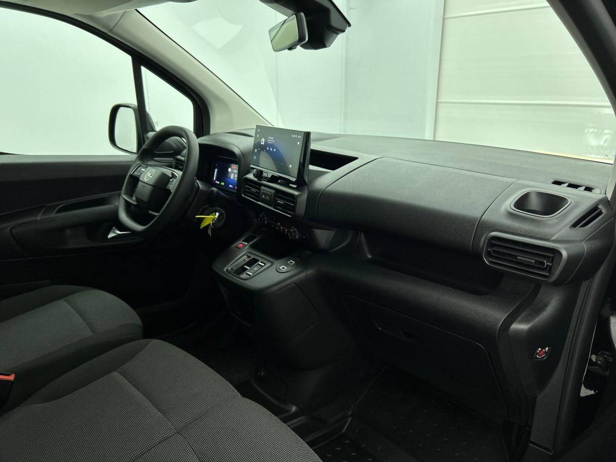 Opel Combo Opel Combo 1.5 BlueHDi 130 S&S L2 Automaat Apple Carplay / Android Auto Navigatie Trekhaak Airco Camera Cruise Control Parkeersensoren V+A DAB