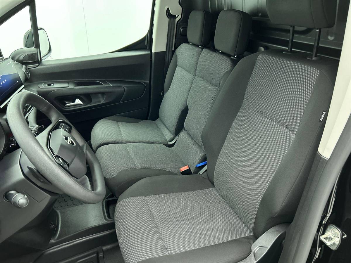 Opel Combo Opel Combo 1.5 BlueHDi 130 S&S L2 Automaat Apple Carplay / Android Auto Navigatie Trekhaak Airco Camera Cruise Control Parkeersensoren V+A DAB