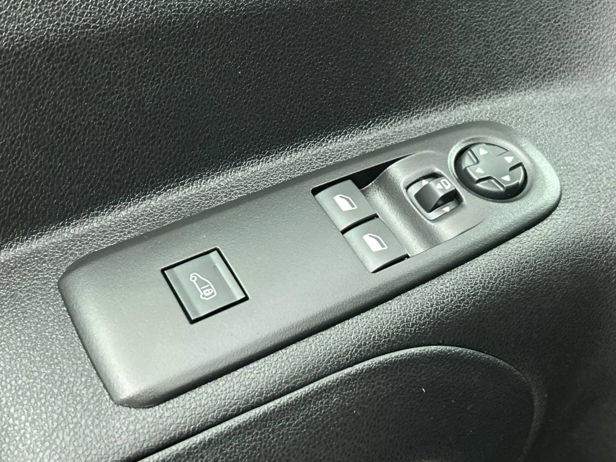 Opel Combo Opel Combo 1.5 BlueHDi 130 S&S L2 Automaat Apple Carplay / Android Auto Navigatie Trekhaak Airco Camera Cruise Control Parkeersensoren V+A DAB