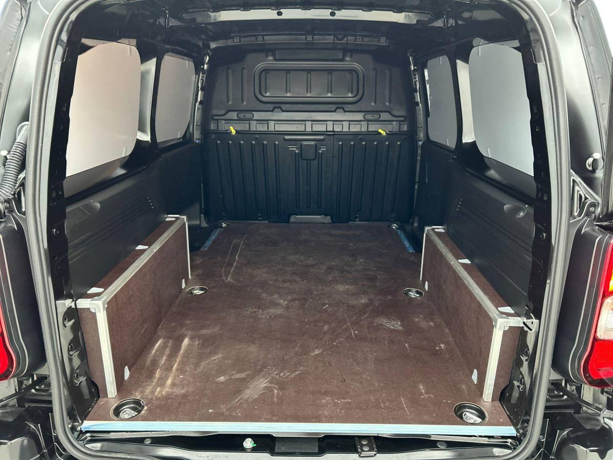 Opel Combo Opel Combo 1.5 BlueHDi 130 S&S L2 Automaat Apple Carplay / Android Auto Navigatie Trekhaak Airco Camera Cruise Control Parkeersensoren V+A DAB