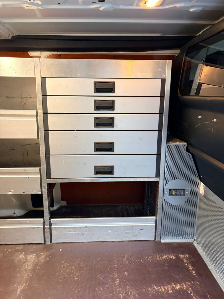 Citroën Jumpy Citroen Jumpy Servicewagen 1.6 BlueHDI 95pk euro6 L2H1 V230 omvormer BOTT inrichting Standkachel Trekhaak 2000KG, RIJKLAARPRIJS!