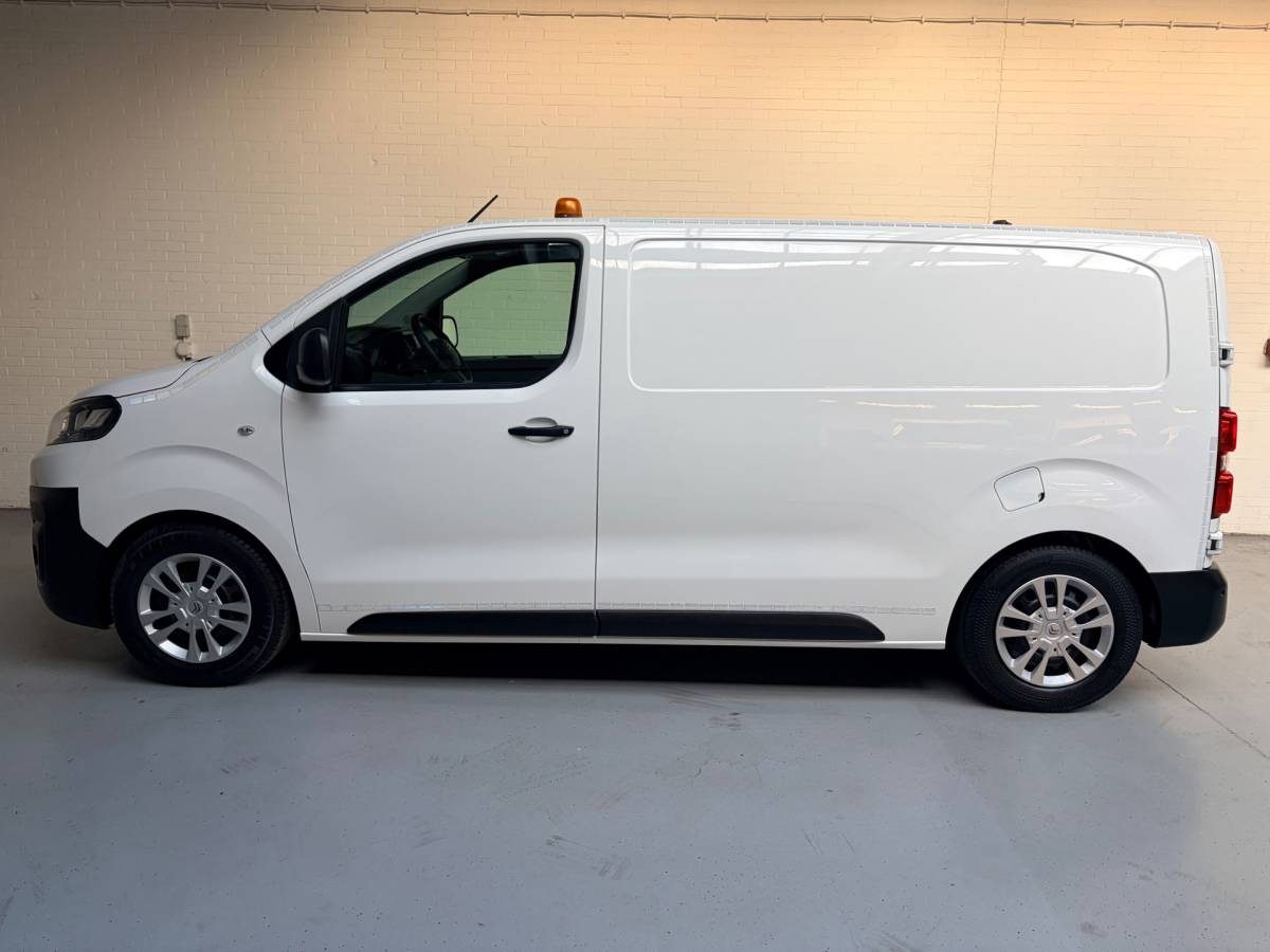 Citroën Jumpy Citroen Jumpy Servicewagen 1.6 BlueHDI 95pk euro6 L2H1 V230 omvormer BOTT inrichting Standkachel Trekhaak 2000KG, RIJKLAARPRIJS!