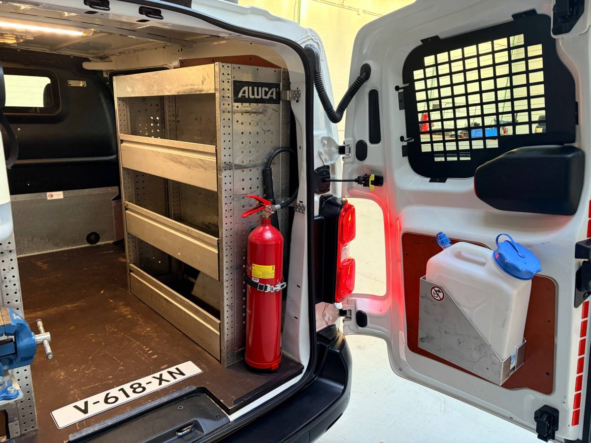 Citroën Jumpy Citroen Jumpy Servicewagen 1.6 BlueHDI 95pk euro6 L2H1 V230 omvormer BOTT inrichting Standkachel Trekhaak 2000KG, RIJKLAARPRIJS!