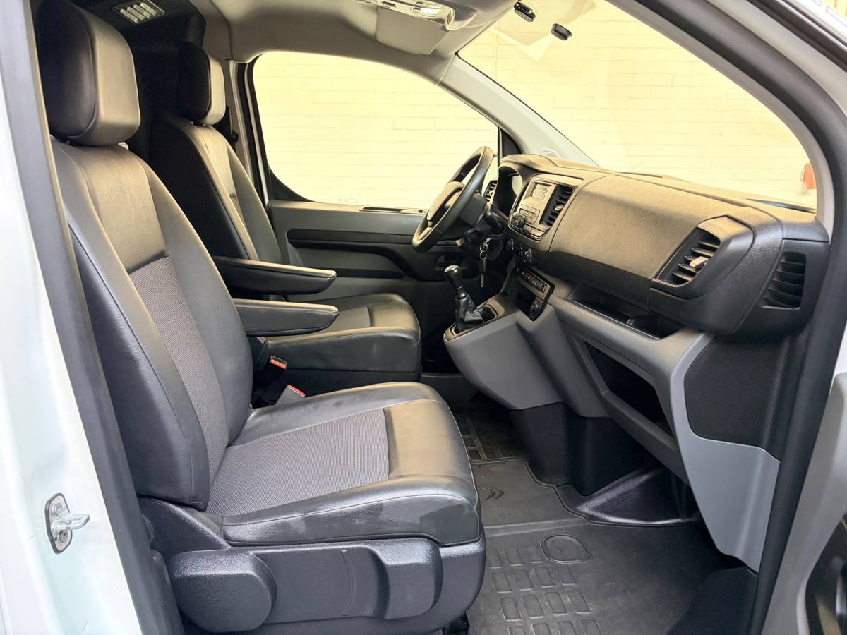 Citroën Jumpy Citroen Jumpy Servicewagen 1.6 BlueHDI 95pk euro6 L2H1 V230 omvormer BOTT inrichting Standkachel Trekhaak 2000KG, RIJKLAARPRIJS!