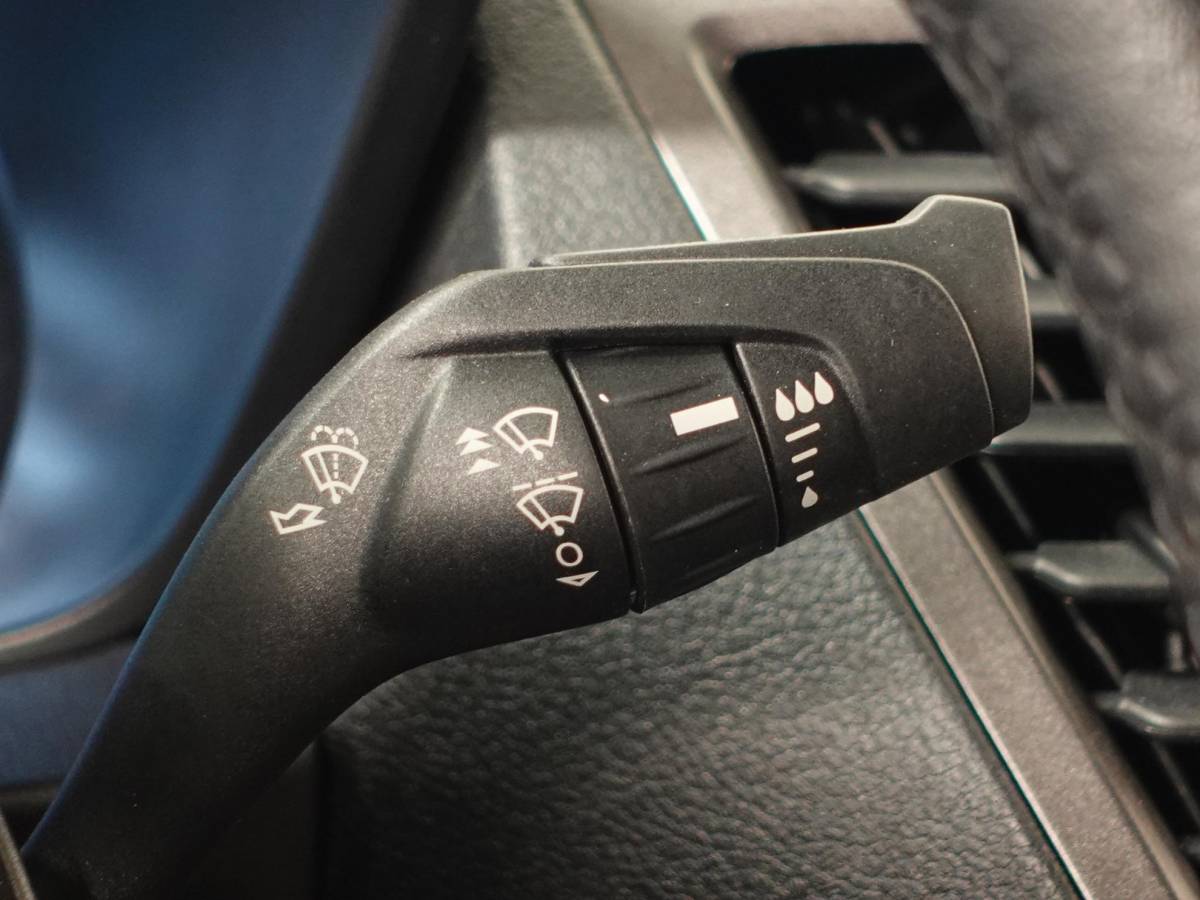 Ford Transit Connect Ford Transit Connect 100pk L2 Trend Automaat Trekhaak Airco Navigatie Cruise control
