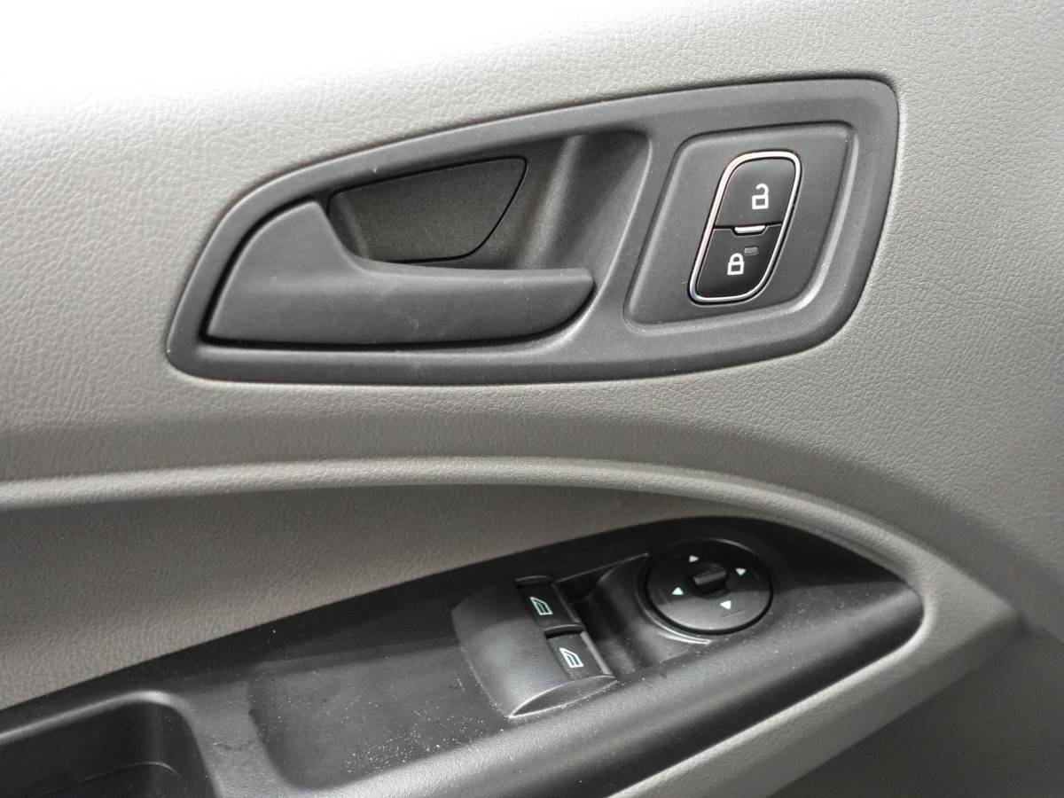 Ford Transit Connect Ford Transit Connect 100pk L2 Trend Automaat Trekhaak Airco Navigatie Cruise control