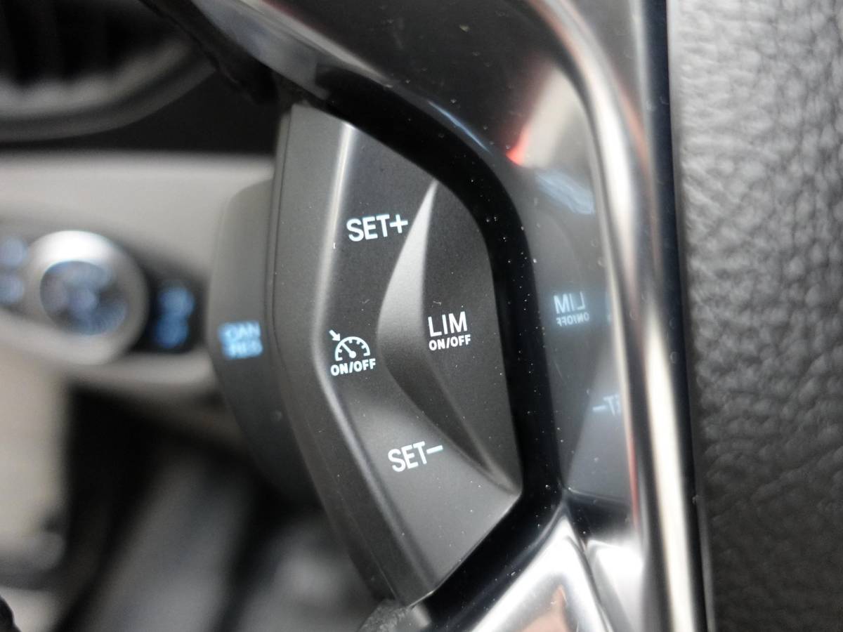 Ford Transit Connect Ford Transit Connect 1.5 EcoBlue L2 Trend Navigatie Airco Camera Bluetooth Carplay 3Zits Trekaak Parkeersensoren