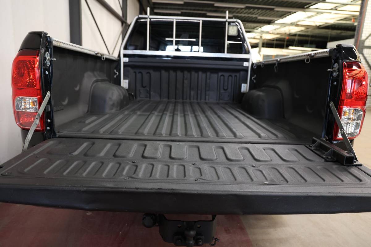 Toyota Hilux Toyota HiLux 2.4 D-4D-F Xtra Cab 4X4 MET 3500KG TREKVERMOGEN
