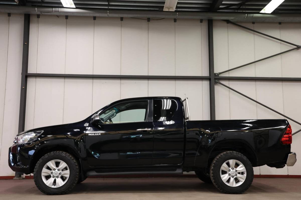 Toyota Hilux Toyota HiLux 2.4 D-4D-F Xtra Cab 4X4 MET 3500KG TREKVERMOGEN