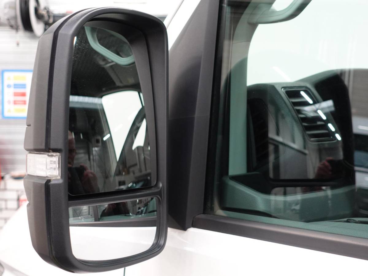 Volkswagen Crafter Volkswagen Crafter 177pk Automaat L3H3 / L2H2 Airco Cruise control Navigatie Camera Apple Carplay Sidebars