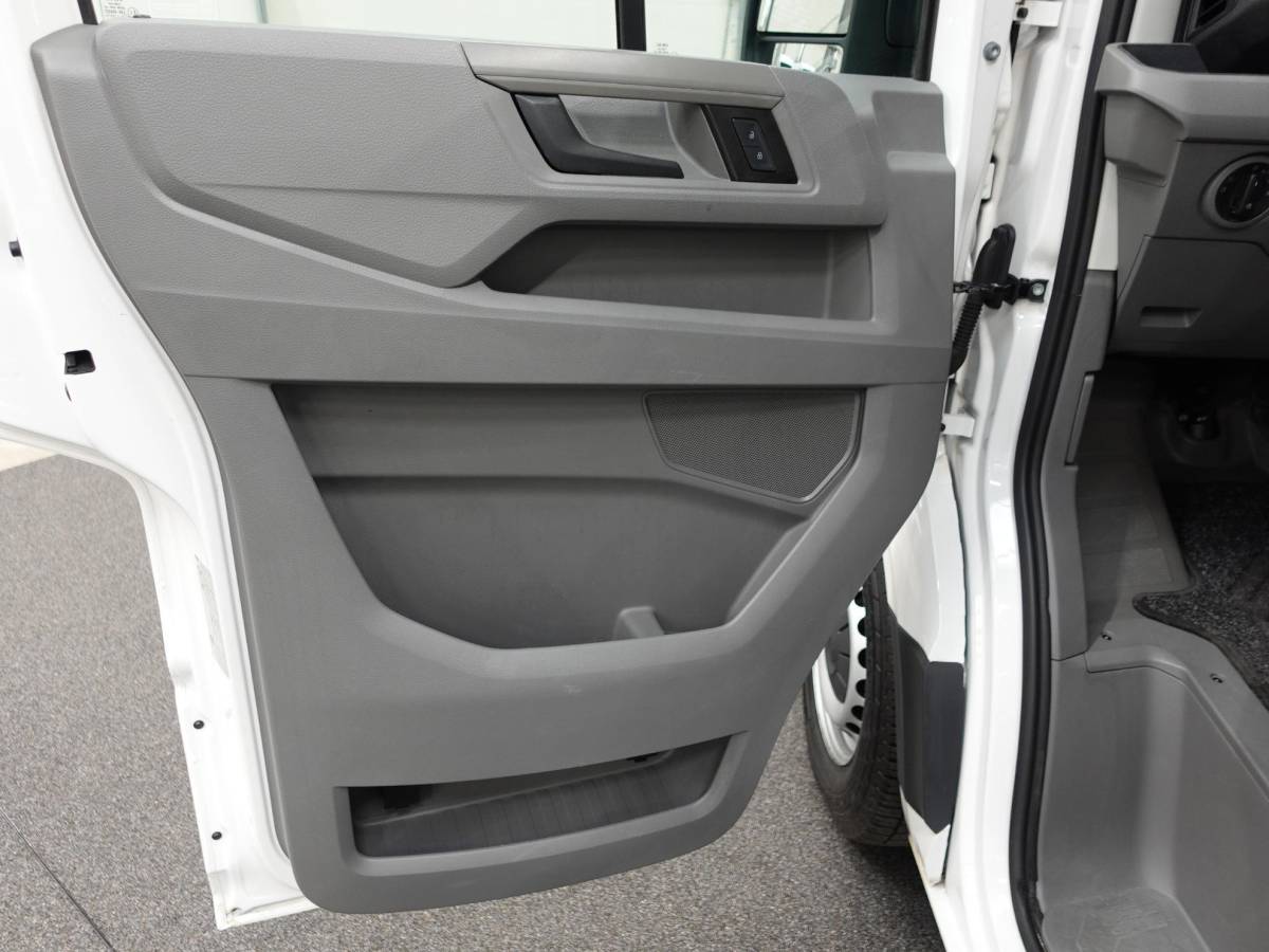 Volkswagen Crafter Volkswagen Crafter 177pk Automaat L3H3 / L2H2 Airco Cruise control Navigatie Camera Apple Carplay Sidebars