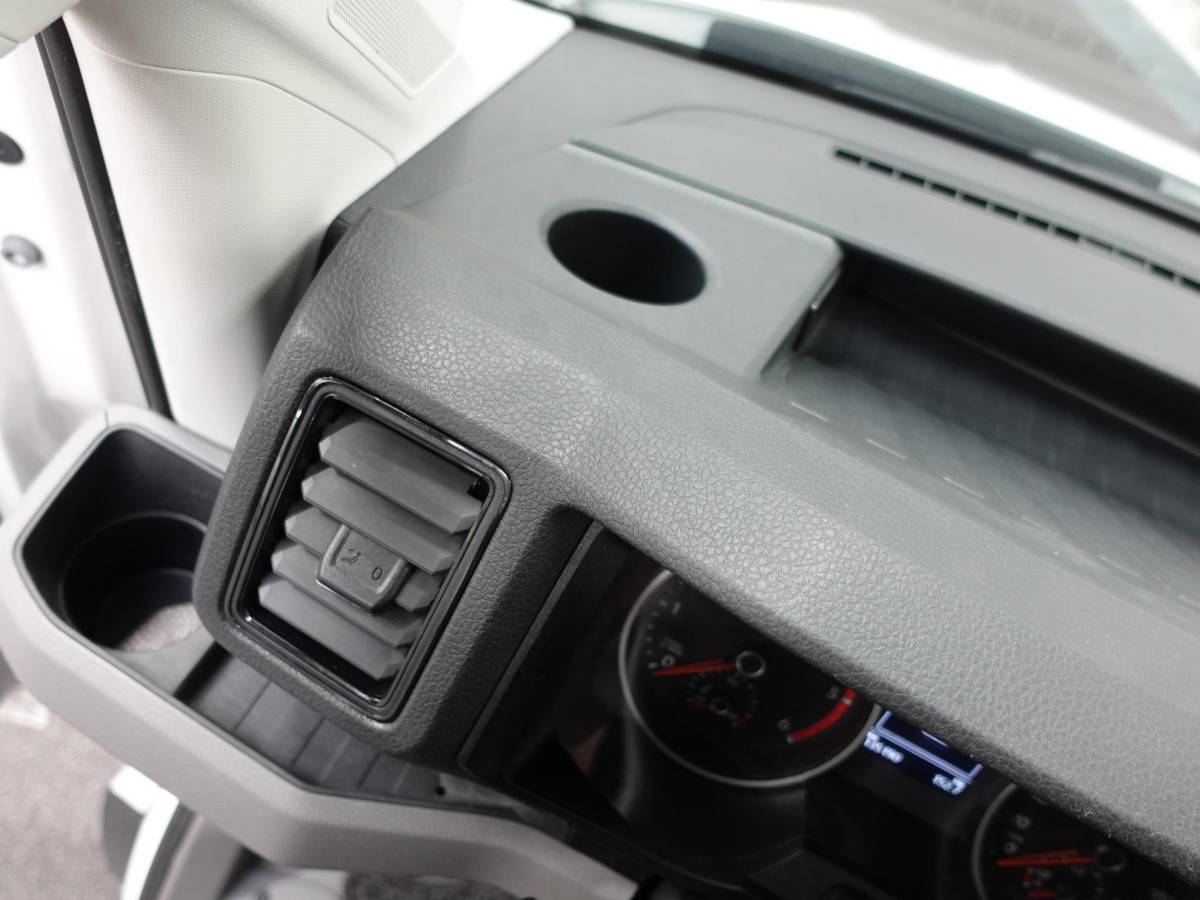 Volkswagen Crafter Volkswagen Crafter 177pk Automaat L3H3 / L2H2 Airco Cruise control Navigatie Camera Apple Carplay Sidebars