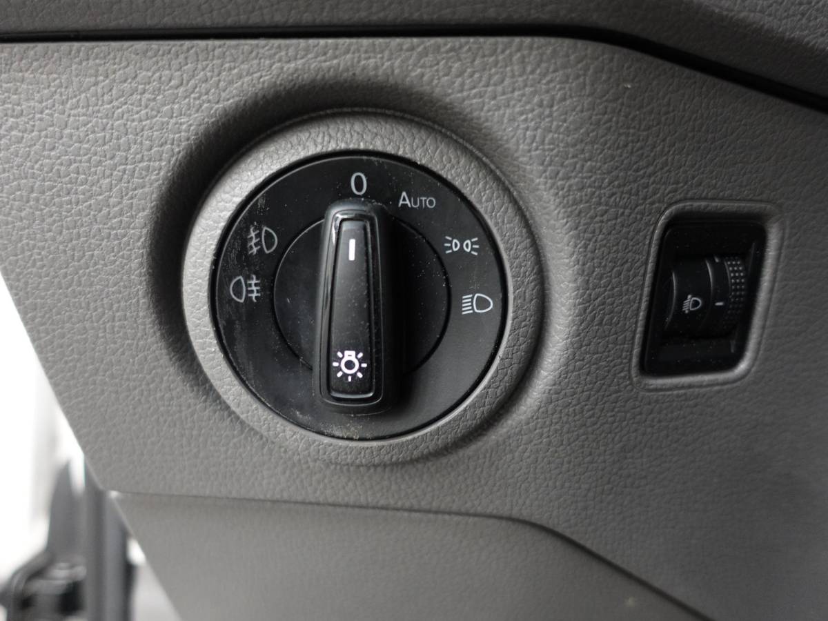 Volkswagen Crafter Volkswagen Crafter 177pk Automaat L3H3 / L2H2 Airco Cruise control Navigatie Camera Apple Carplay Sidebars