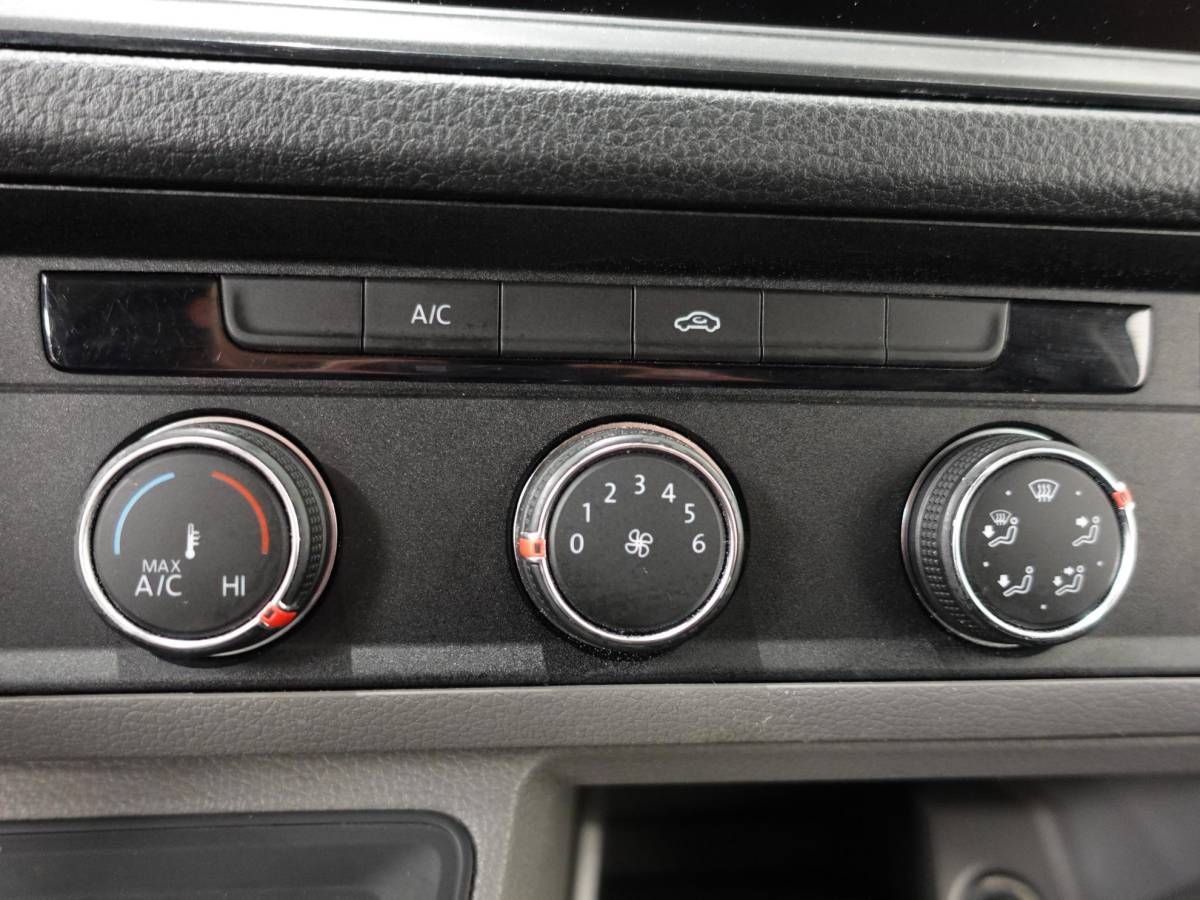 Volkswagen Crafter Volkswagen Crafter 177pk Automaat L3H3 / L2H2 Airco Cruise control Navigatie Camera Apple Carplay Sidebars