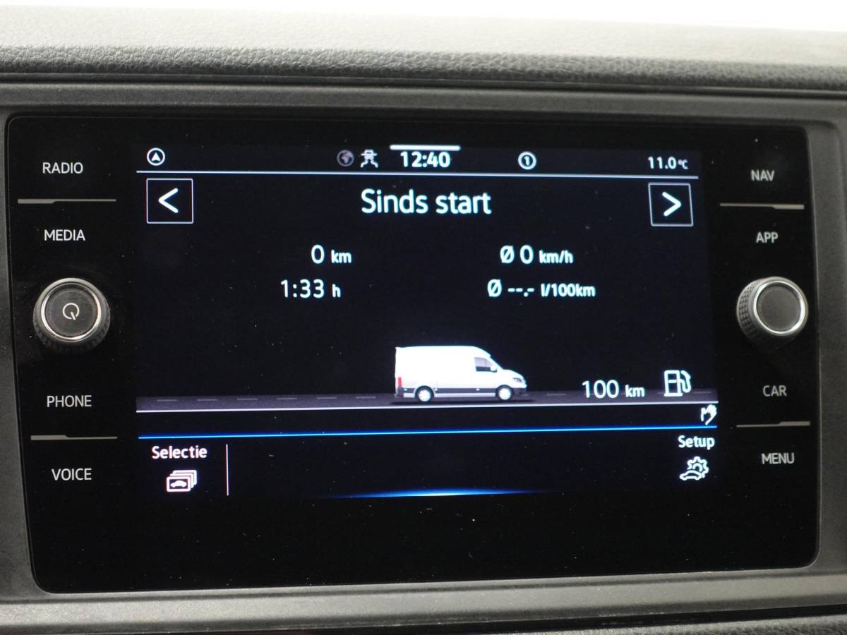 Volkswagen Crafter Volkswagen Crafter 177pk Automaat L3H3 / L2H2 Airco Cruise control Navigatie Camera Apple Carplay Sidebars