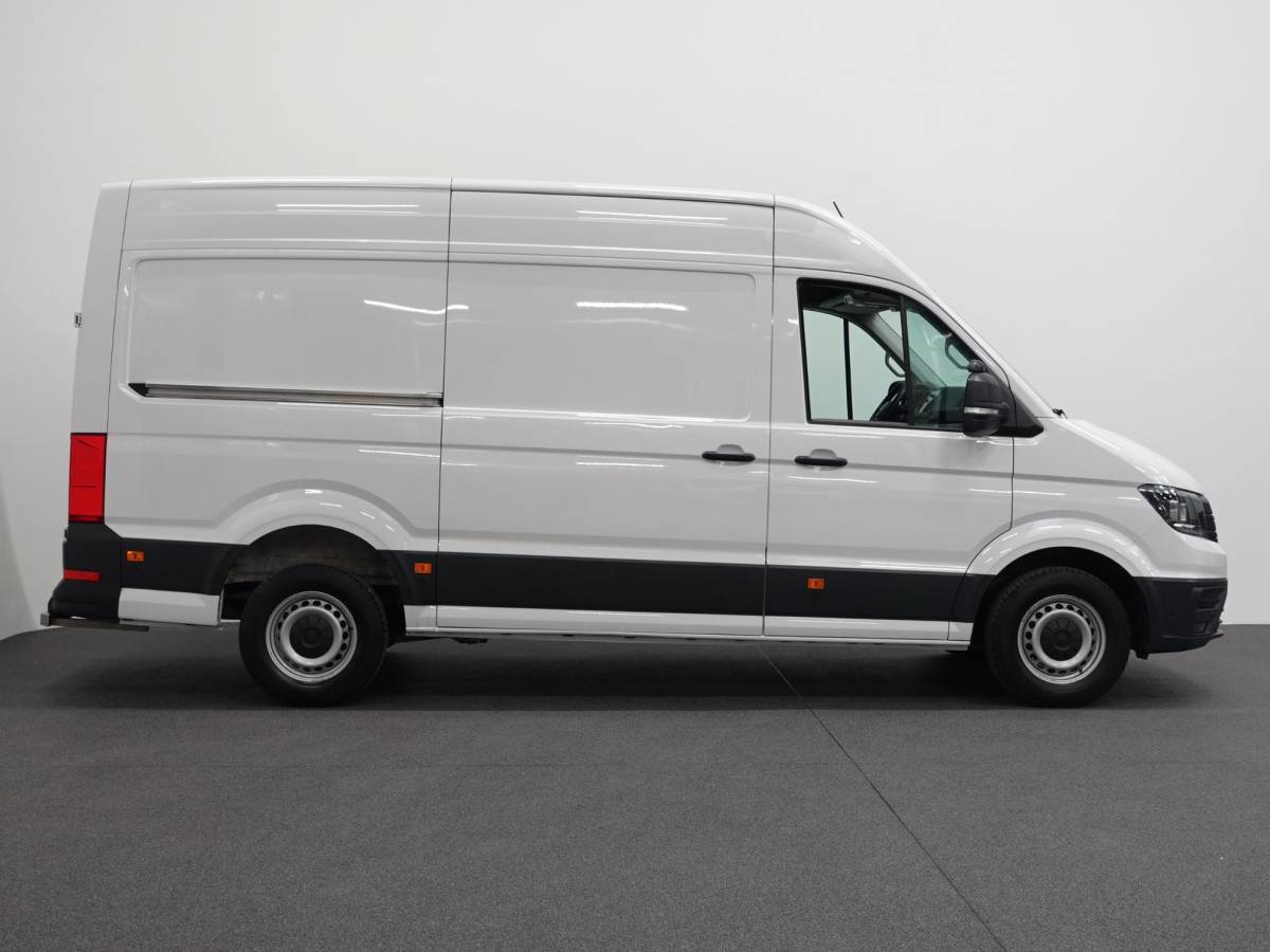 Volkswagen Crafter Volkswagen Crafter 177pk Automaat L3H3 / L2H2 Airco Cruise control Navigatie Camera Apple Carplay Sidebars