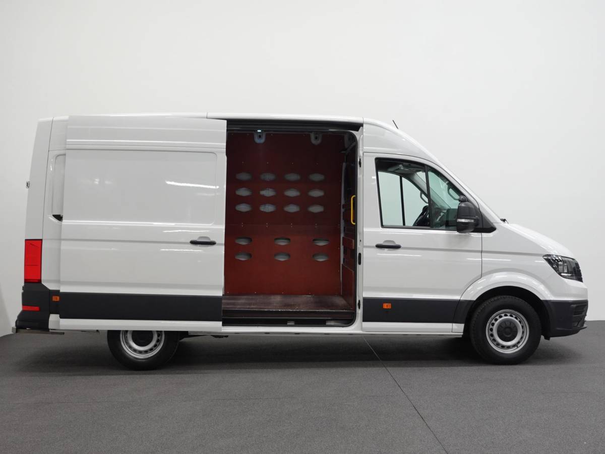 Volkswagen Crafter Volkswagen Crafter 177pk Automaat L3H3 / L2H2 Airco Cruise control Navigatie Camera Apple Carplay Sidebars