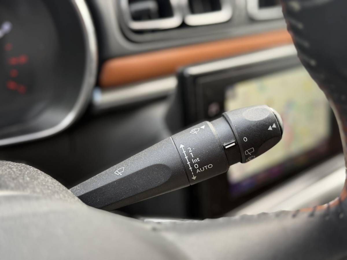 Citroën C3 Citroen C3 1.2 PureTech Shine – Navigatie – Achteruitrijcamera – Apple Carplay/Android Auto – Trekhaak