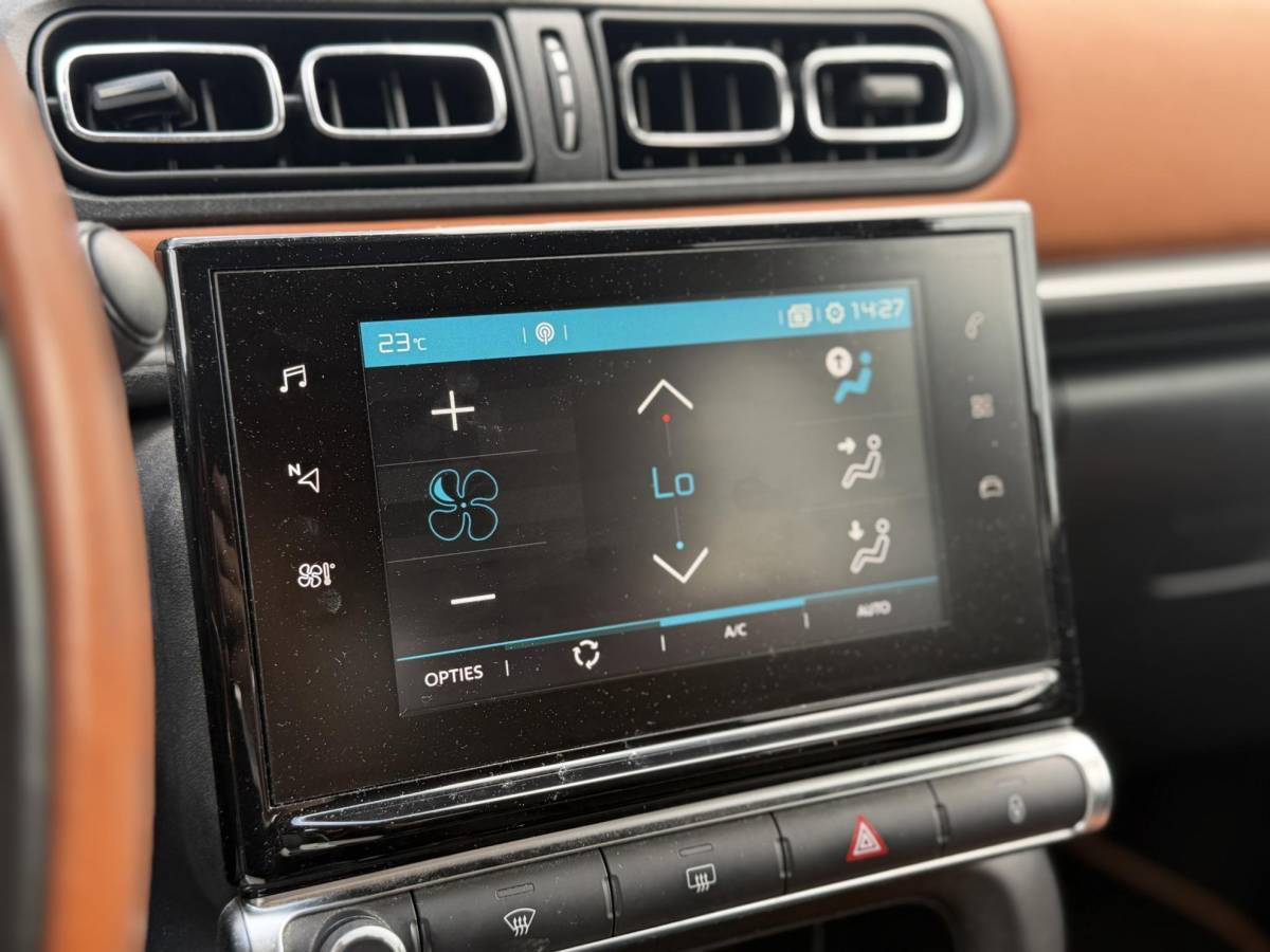 Citroën C3 Citroen C3 1.2 PureTech Shine – Navigatie – Achteruitrijcamera – Apple Carplay/Android Auto – Trekhaak
